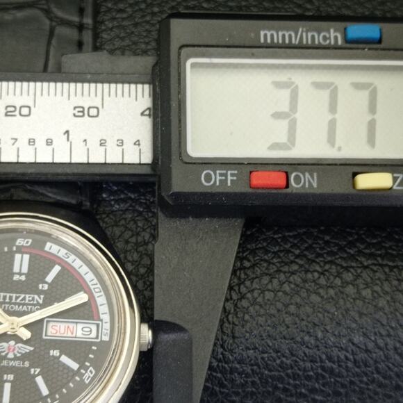 Vintage 1991 Citizen Automatic Mens Silver Watch W/daydate & Red accents - Picture 7 of 10